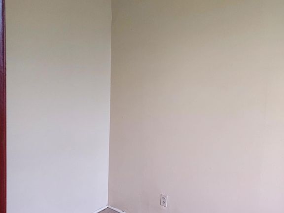 5th image of 722 E 181st St