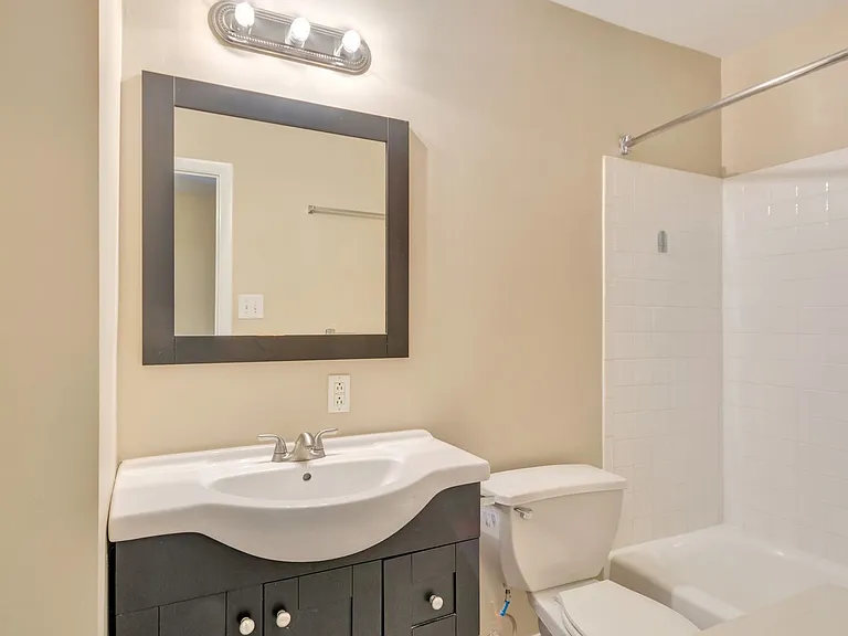 2716 Gatewood Cir — Photo 11