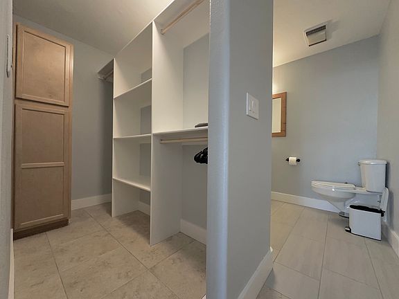 2nd image of 1 W Fairmont Dr #5