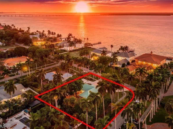 3209 W Riverside Dr, Fort Myers, FL 33901