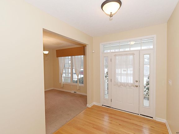 5th image of 37 Sterling Heights Dr
