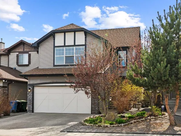 90 E New Brighton Mnr SE, Calgary, AB T2Z 4J5