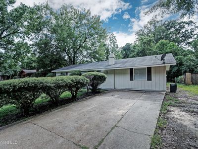 5113 Queen Eleanor Ln, Jackson, MS, 39209