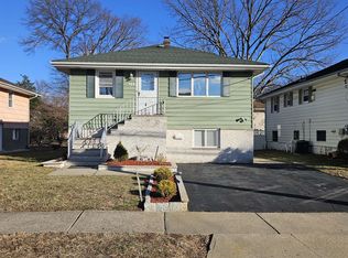 122 Eckel Rd, Little Ferry, NJ 07643