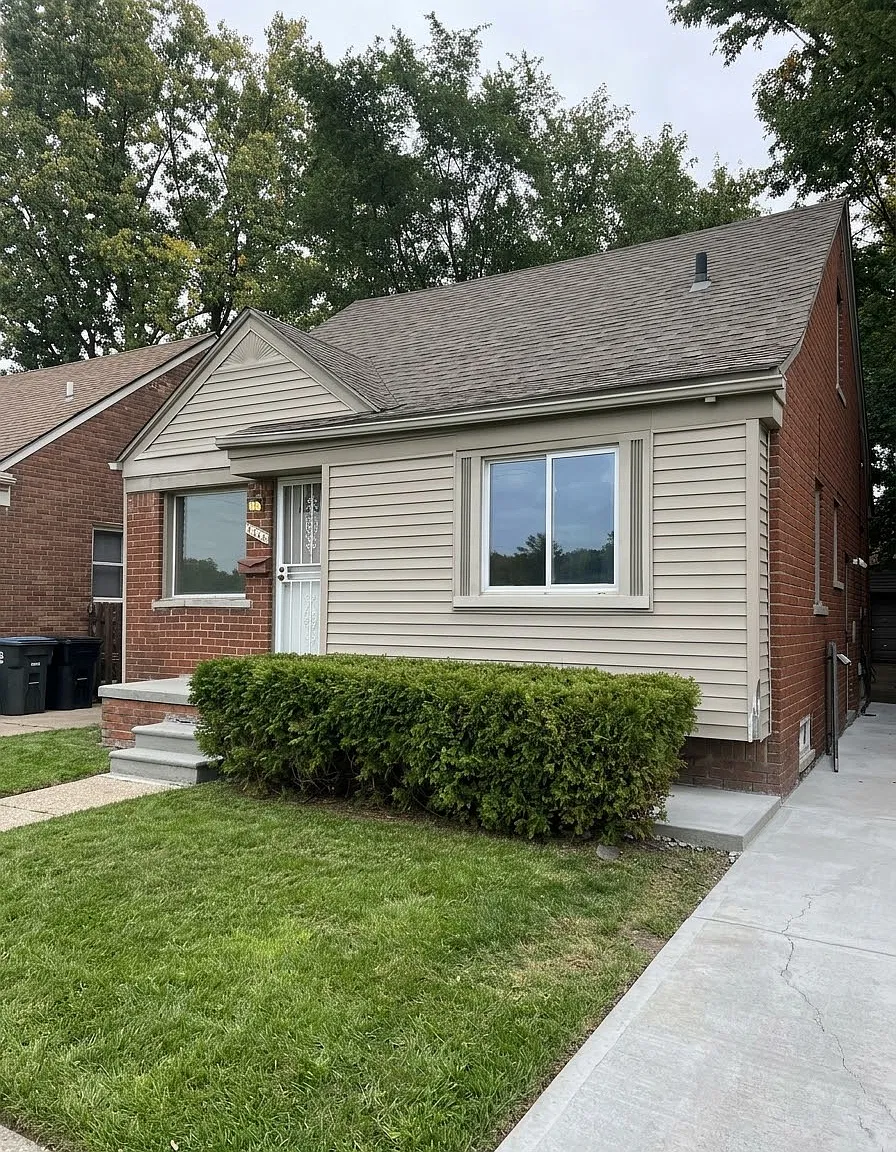 3 bed, 1000 sqft, $1,500 — Photo 1