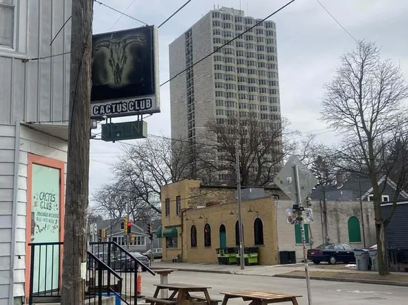 2525 South Shore DRIVE #11E, Milwaukee, WI 53207