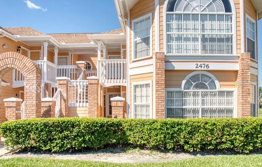 3 bed, 2.0 bath, 1220 sqft, $2,200 — Photo 1