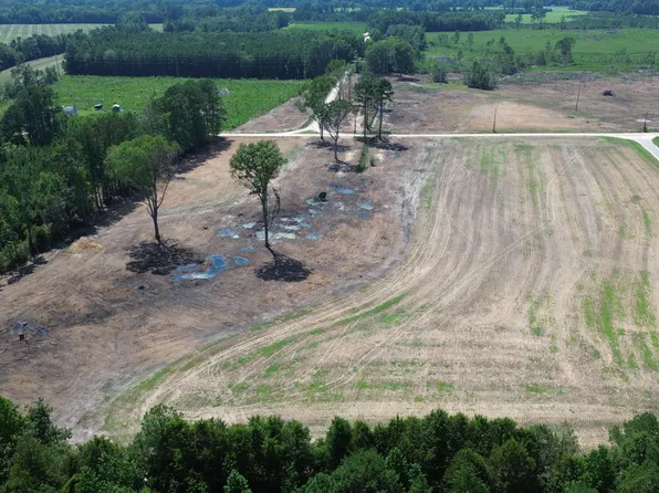 2 Azeeban Rd, Vance, SC 29163