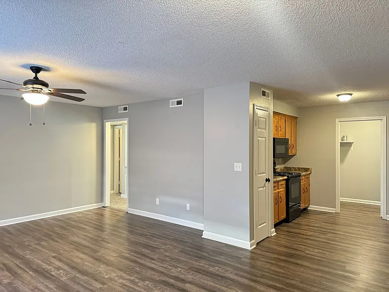 3895 Northeast Dr — Photo 7