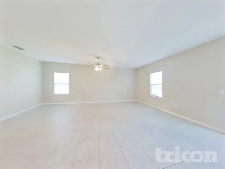 2996 Neverland Dr — Photo 2