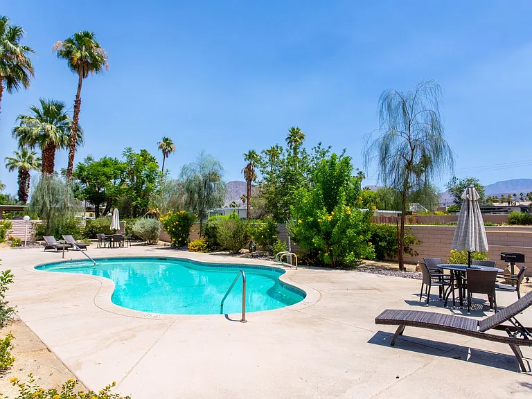 73820 Shadow Mountain Drive — Photo 18