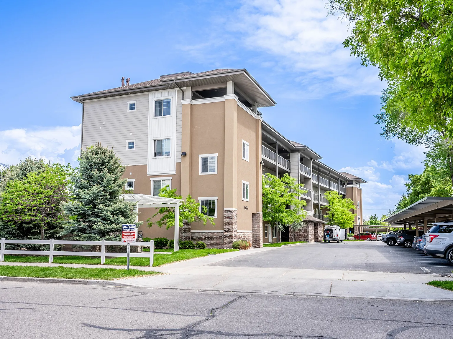 Riverview Apts — Photo 2