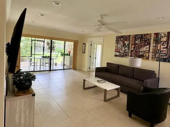 149 NW 70th Street #102d, Boca Raton, FL 33487