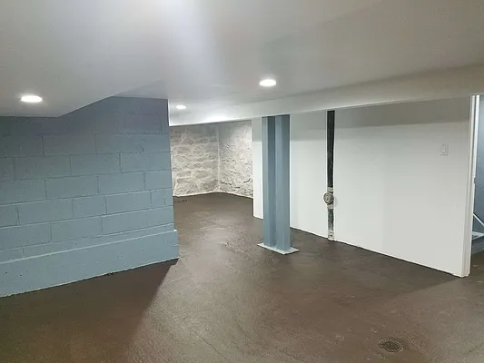 Rented by MCR Realty | media 25