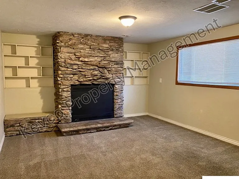 308 Briarwood Rd — Photo 11