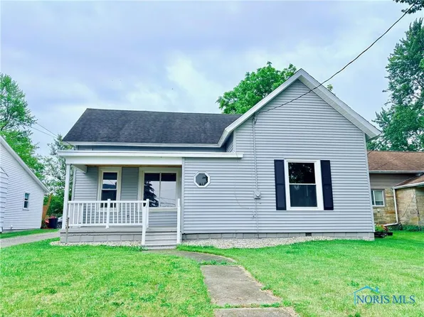 127 W Maumee Ave, Napoleon, OH 43545