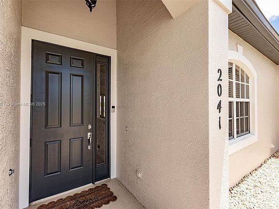 5th image of 2041 SW Imperial St