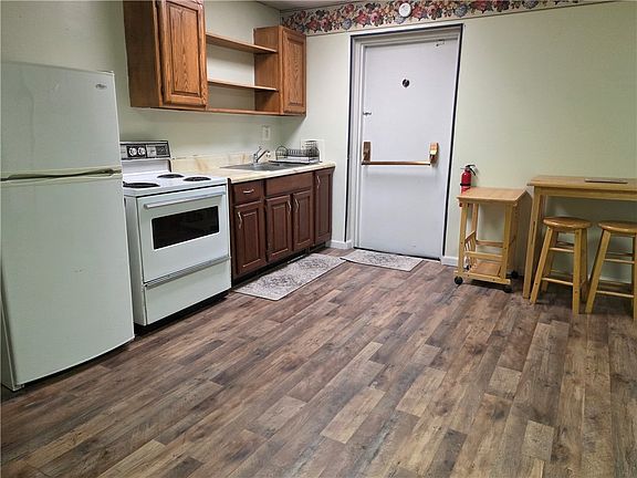 3rd image of 1826 Freeport Rd #B