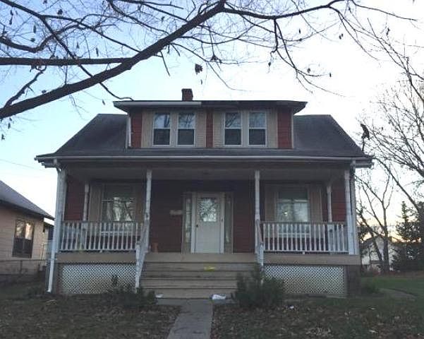 1st image of 218 Harriet St