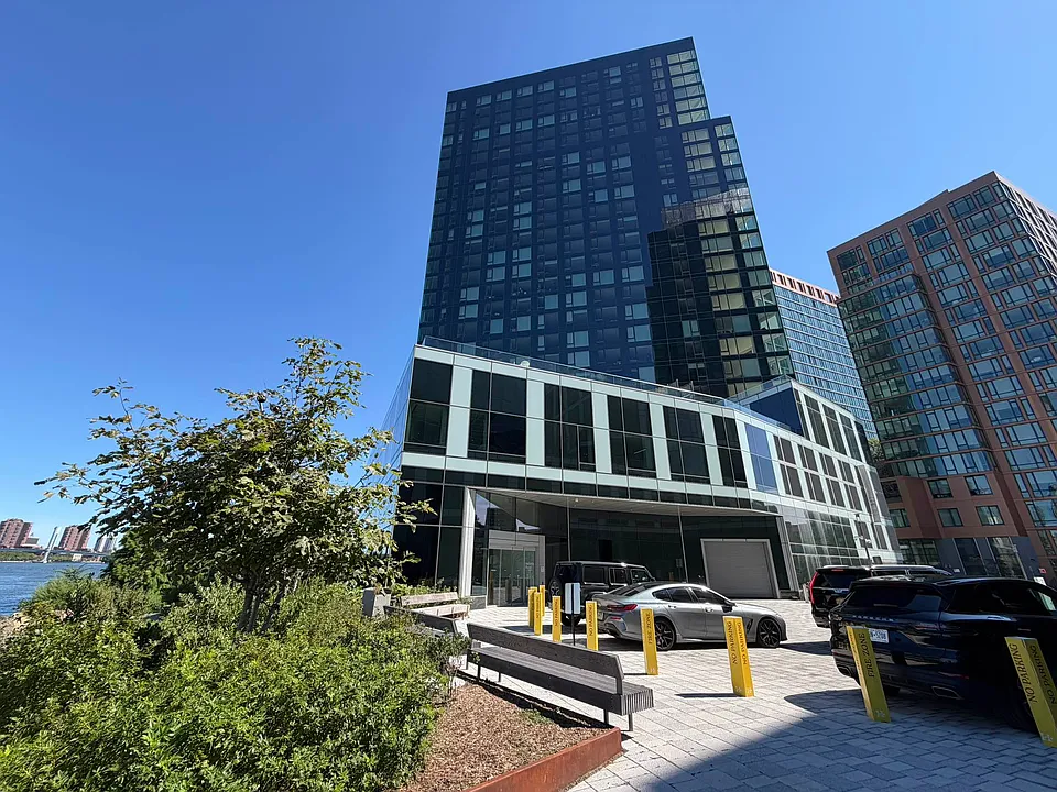 4-35 27th Ave #4