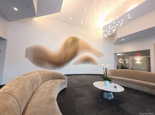 10 Stewart Pl #2GE, White Plains, NY
