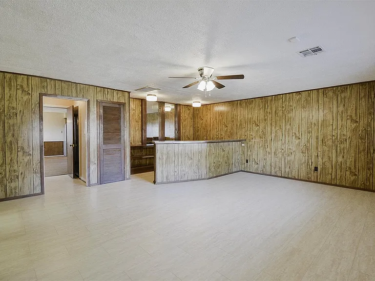 13915 Roundstone Ln — Photo 20