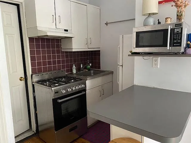160 5th Ave #2RF — Photo 5