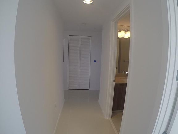 5th image of 5300 Paseo Dr #902
