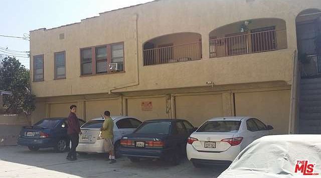 2nd image of 224 S Carondelet St
