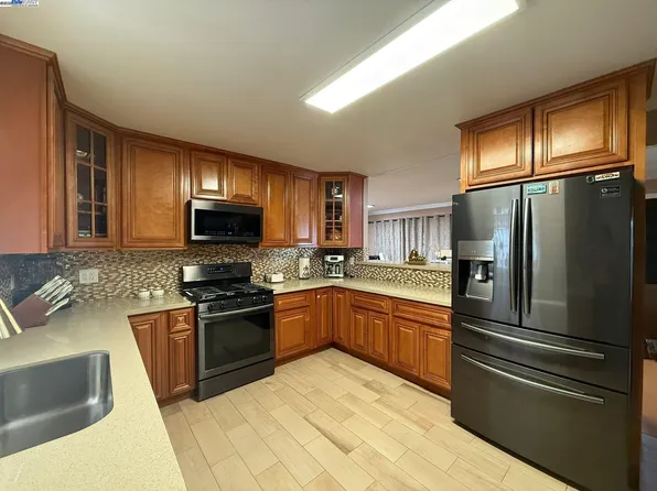 28290 Applegate St, Hayward, CA 94545