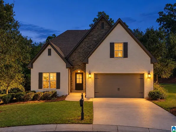 328 Macallan Dr, Pelham, AL 35124