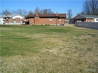 3rd image of 242 Woolwich Ln