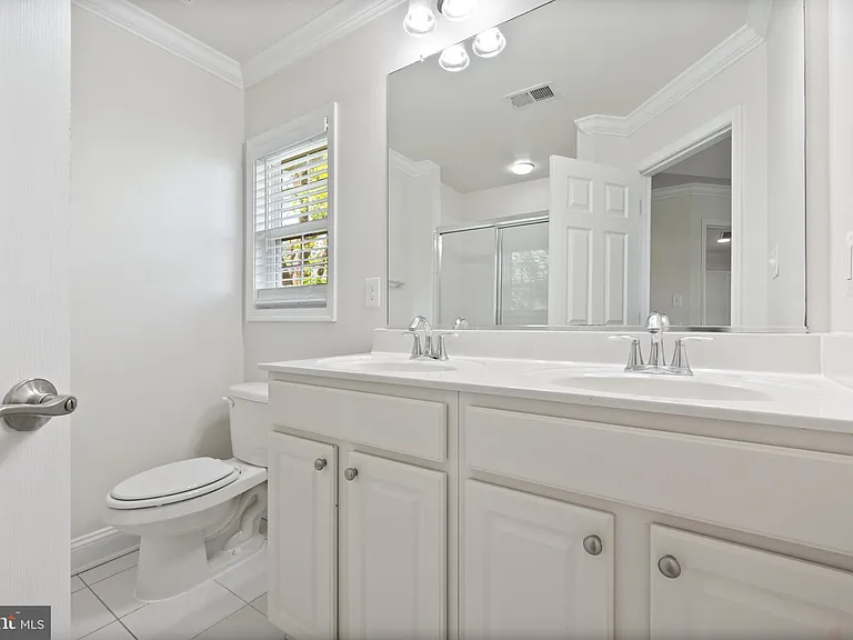 8342 Broderick Cir — Photo 30