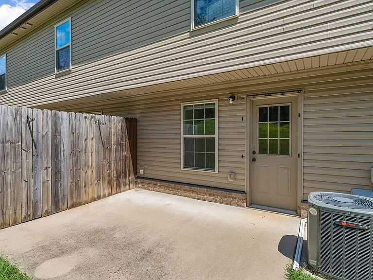157 Center Pointe Dr — Photo 22