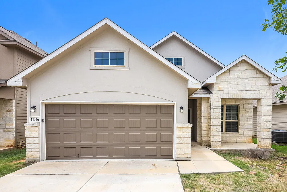 4 bed, 3.0 bath, 2358 sqft, $2,070 — Photo 1