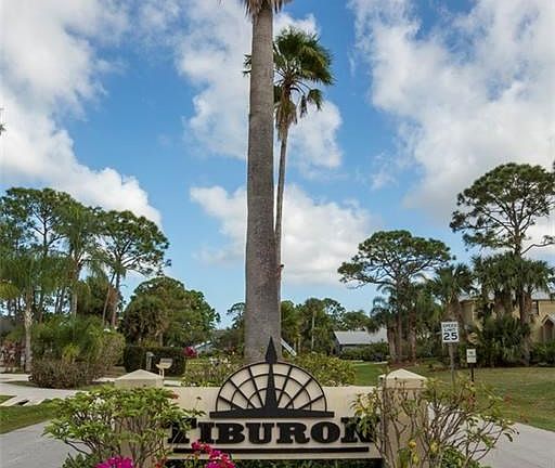 Entrance to Tiburon