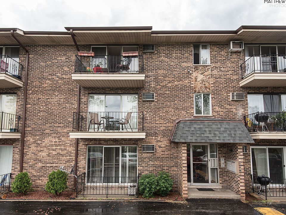 1st image of 7932 W 92nd St #2D