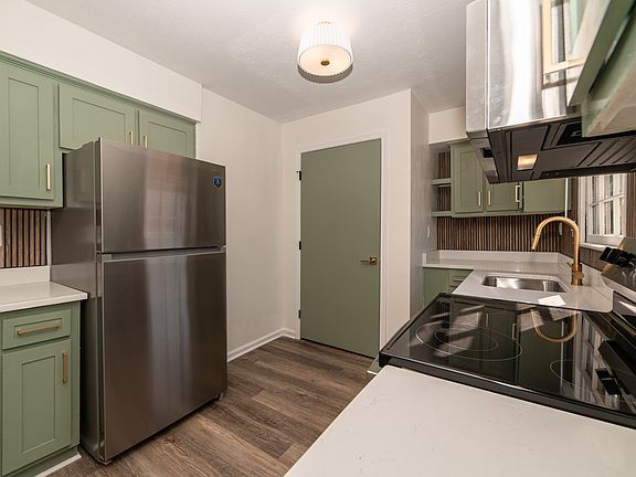 3rd image of 719 E Bayview Blvd #1