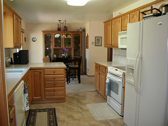 5th image of 142 Jade Dr