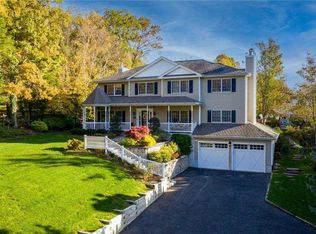 10 Timberpoint Dr, Northport, NY 11768