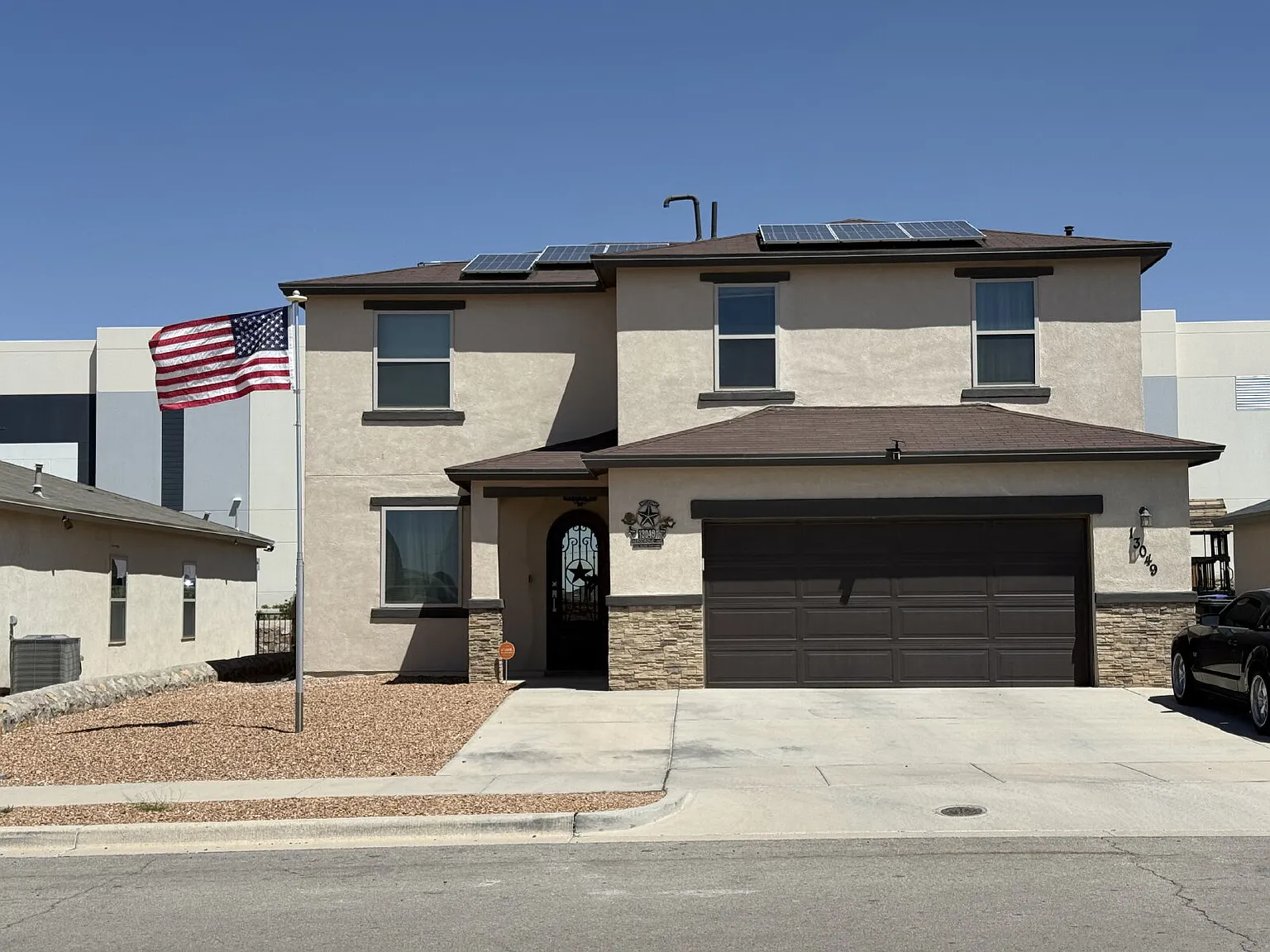 4 bed, 2.5 bath, 2074 sqft, $1,950 — Photo 2