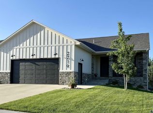 2719 W Oak Hill Dr, Sioux Falls, SD 57108