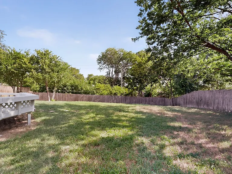 6708 Johnnie Ct — Photo 44