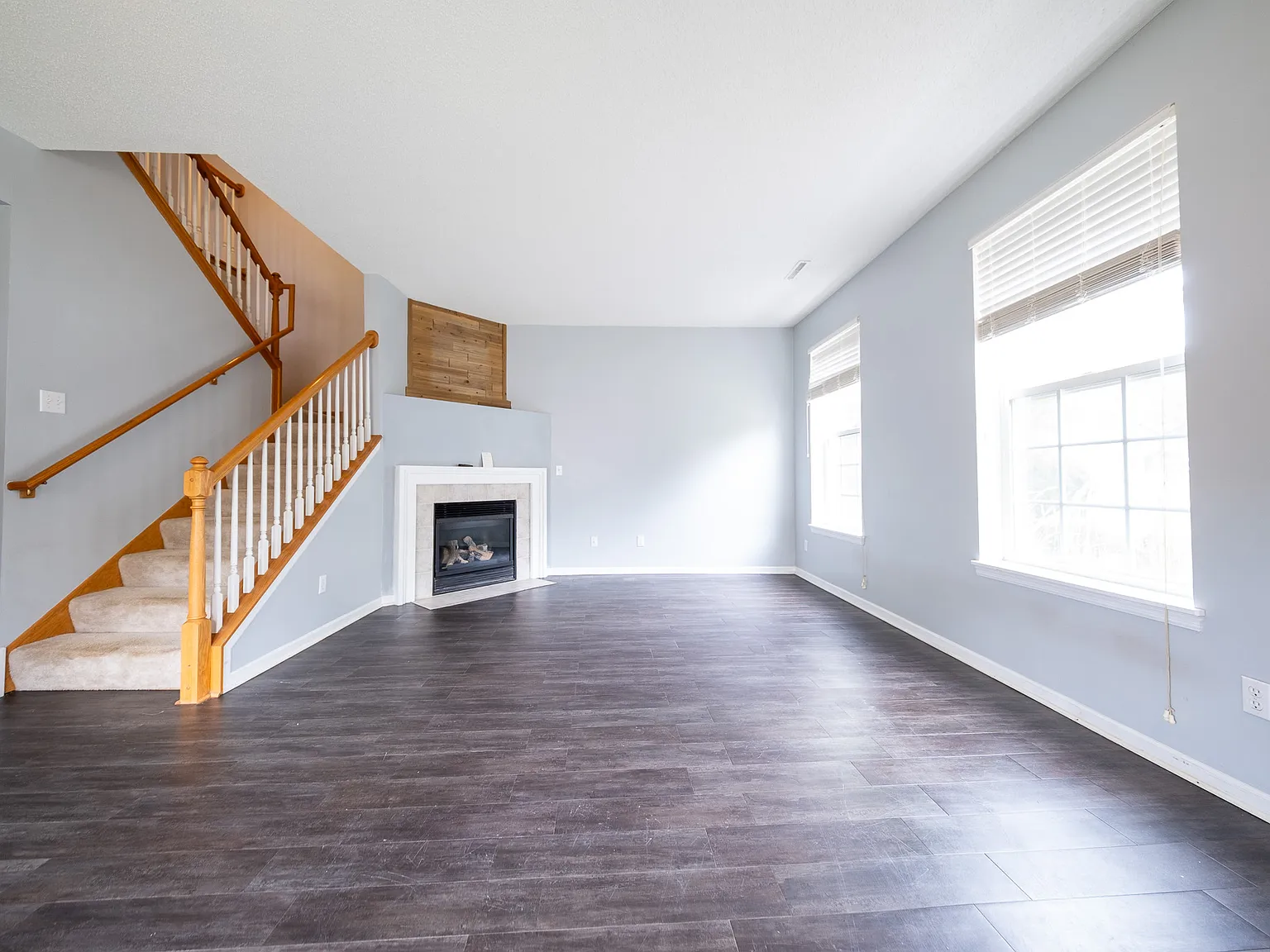 Cobblestone Way, Shakopee (799) LS JS - 1 — Photo 4