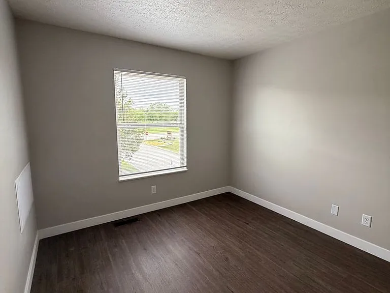 Jefferson Crossing Townhomes — Photo 37