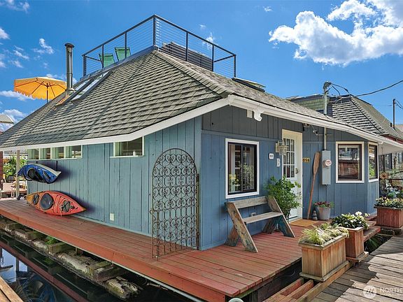 2nd image of 2019 Fairview Avenue E #B