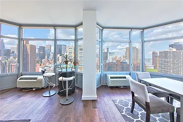 Rented by R New York