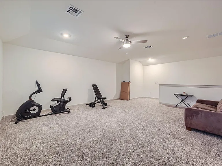 10601 Seguin St — Photo 13