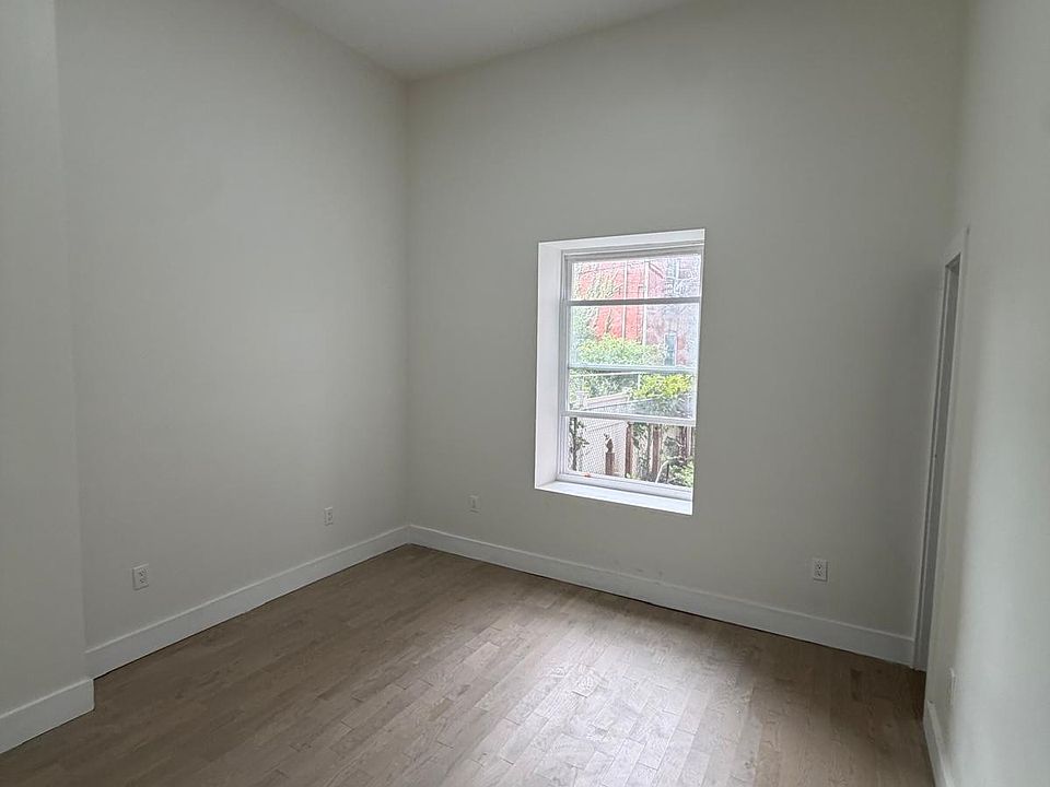 2nd image of 51-53 Lincoln Park #1D
