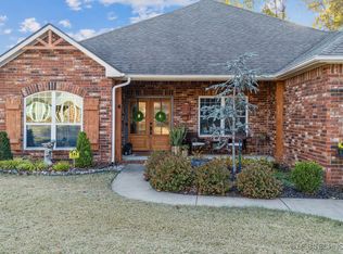 204 Peach Tree Ln, Pryor, OK 74361
